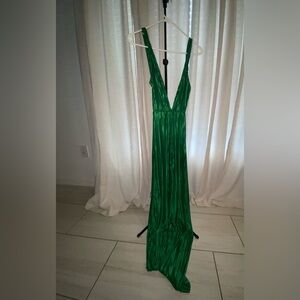 PrettyLittleThing Vibrant Green Deep V Jumpsuit